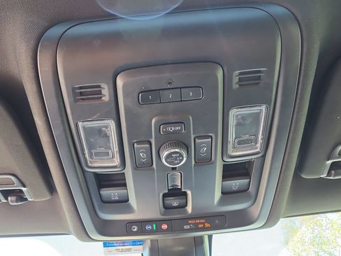 Used 2022 GMC Yukon Denali RWD image 22