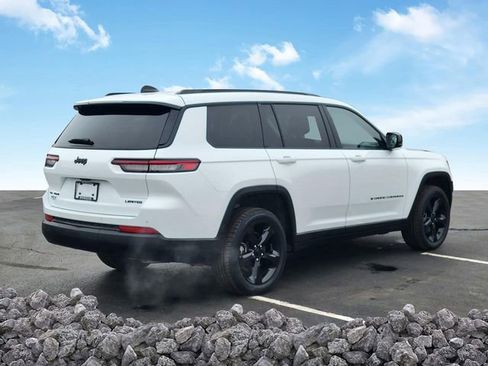 Used 2023 Jeep Grand Cherokee L Limited w/ Black Appearance Package image 3