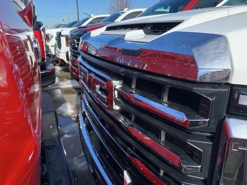 New 2026 GMC Sierra 3500 SLE image 2