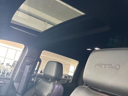 Used 2022 GMC Sierra 1500 AT4 w/ AT4 Premium Package AWD/4WD image 18