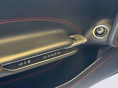 Used 2018 Ferrari GTC4Lusso T image 12