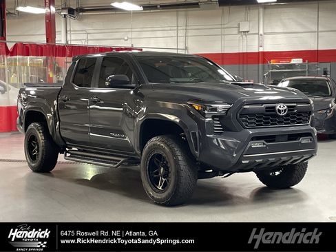Used 2024 Toyota Tacoma TRD Sport w/ TRD Sport Upgrade Package image 1