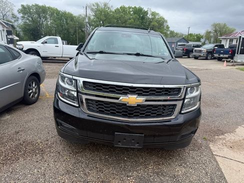 Used 2015 Chevrolet Suburban LT w/ Luxury Package AWD/4WD image 2