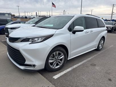 Used 2022 Toyota Sienna XLE w/ XLE Plus Package