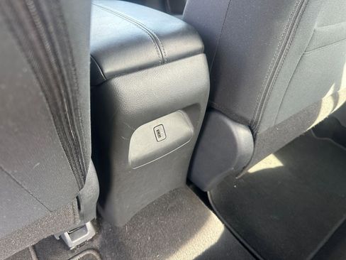 Used 2025 Nissan Sentra SV image 22