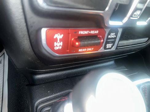 Used 2021 Jeep Wrangler Unlimited Rubicon w/ Xtreme Recon 35" Tire Package image 43