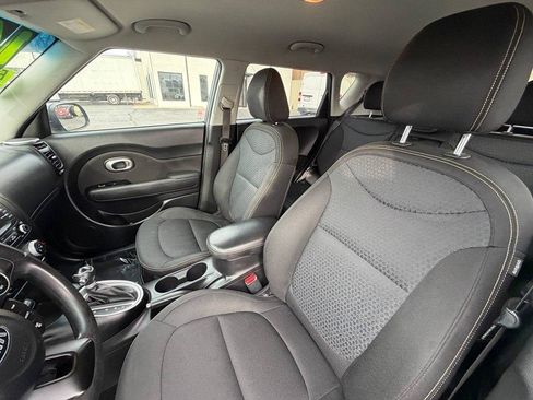 Used 2016 Kia Soul + FWD image 23
