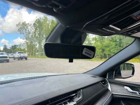 New 2025 Jeep Grand Cherokee Limited AWD/4WD image 19