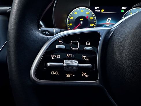 Certified 2022 Mercedes-Benz GLC 300 image 20