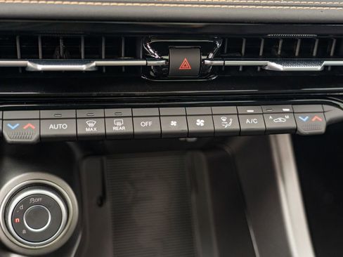 New 2025 Alfa Romeo Tonale w/ Premium Package image 25