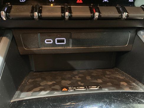 Used 2023 Chevrolet Colorado LT w/ LT Convenience Package II image 29