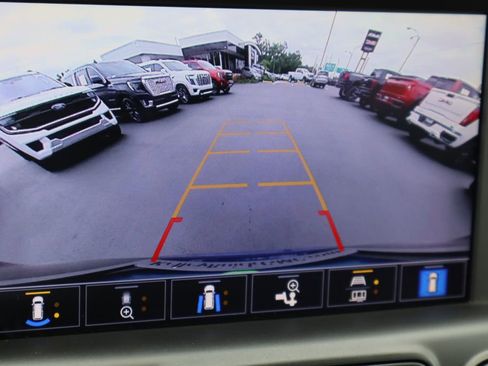 Used 2022 GMC Terrain SLT w/ Infotainment Package II FWD image 16