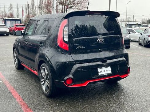 Used 2015 Kia Soul + image 9