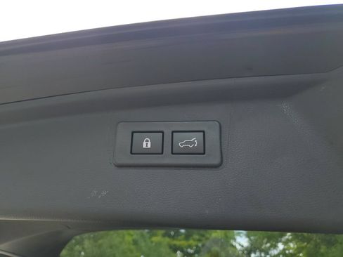 Used 2024 Subaru Outback Premium AWD/4WD image 9