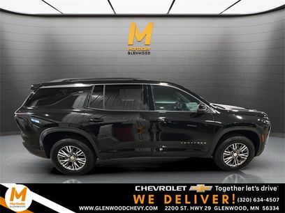 Used 2025 Chevrolet Traverse LT