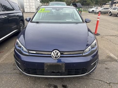 Used 2019 Volkswagen e-Golf SEL Premium image 2