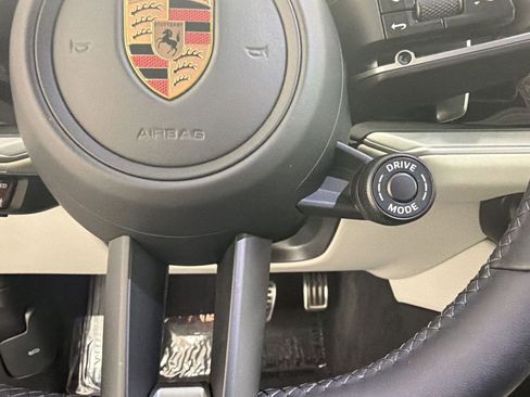 Certified 2025 Porsche Cayenne S AWD/4WD image 32