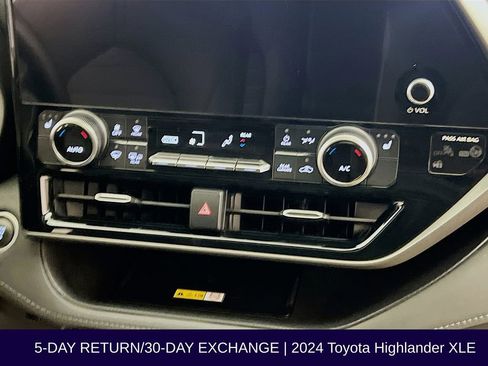 Used 2024 Toyota Highlander XLE image 20