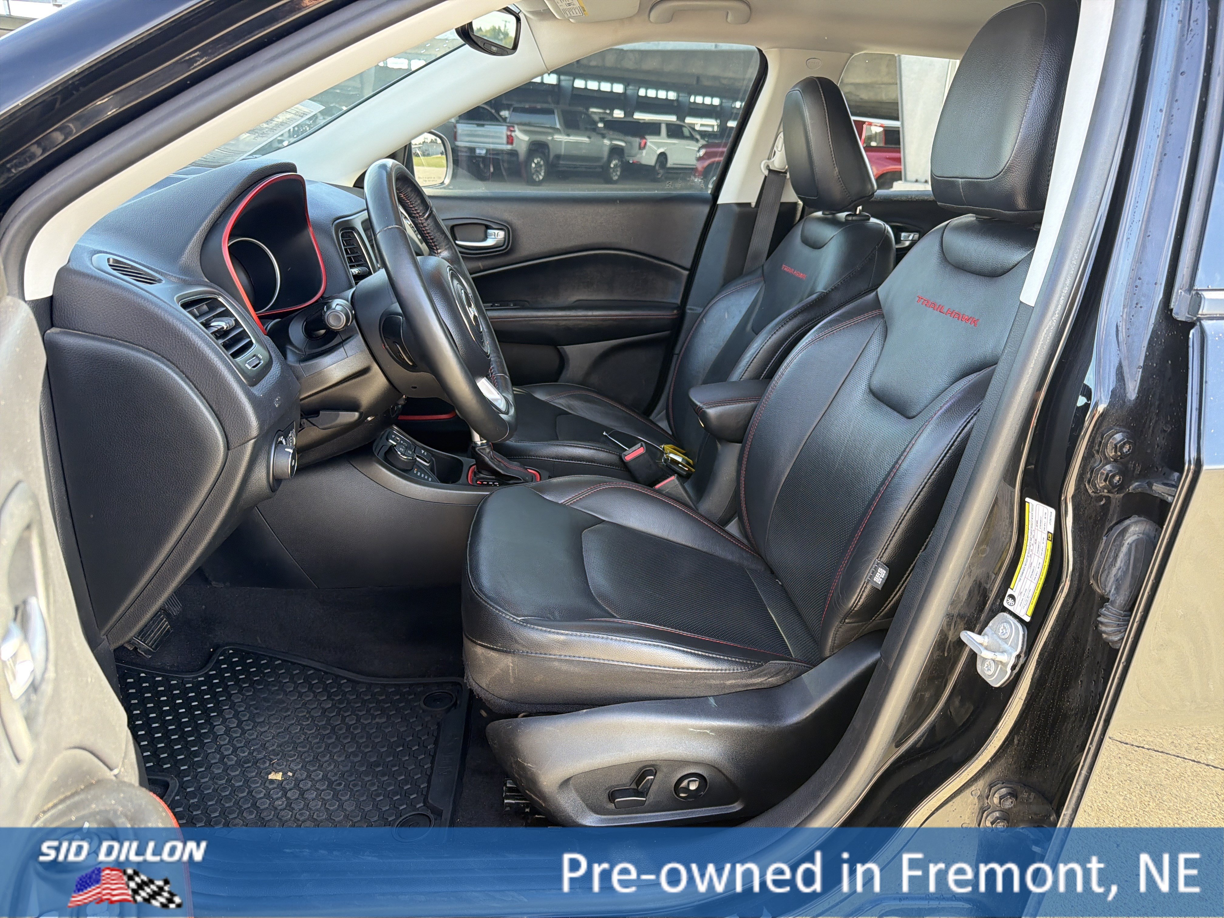Used 2018 Jeep Compass Trailhawk w/ Leather Interior Group AWD/4WD image 11