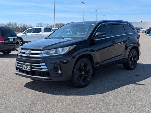 Used 2019 Toyota Highlander Limited image 2