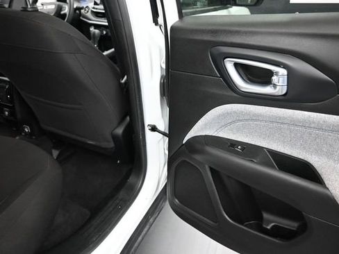 Used 2025 Jeep Compass Sport AWD/4WD image 20