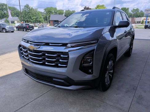 Used 2025 Chevrolet Equinox LT w/ Convenience Package II AWD/4WD image 4