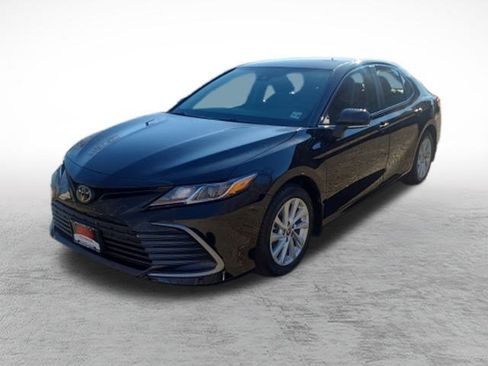 Certified 2023 Toyota Camry LE image 32
