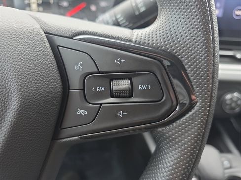 Used 2024 Chevrolet Trax LS w/ LS Convenience Package image 18