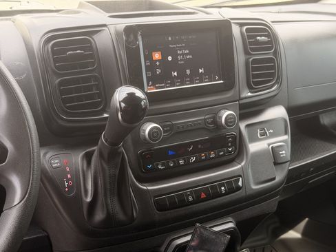 Used 2025 RAM ProMaster 2500 w/ Convenience Group FWD image 16