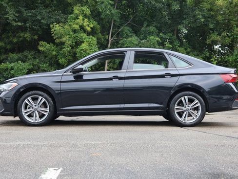 Used 2024 Volkswagen Jetta SE FWD image 8