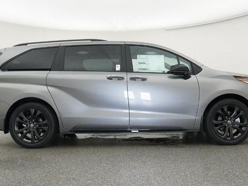 New 2026 Toyota Sienna XSE FWD image 27