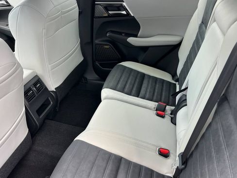 New 2026 Mitsubishi Outlander SE AWD/4WD image 13