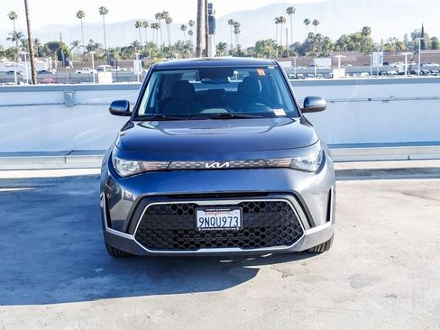 Used 2025 Kia Soul LX w/ LX Technology Package FWD image 3
