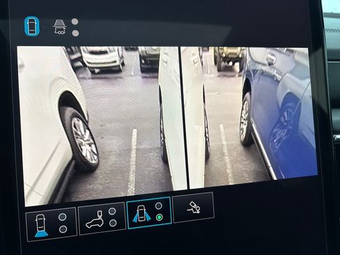 Certified 2025 GMC Yukon Denali w/ Sun & Power Step Package image 29