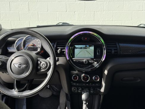 Used 2017 MINI Cooper S image 25