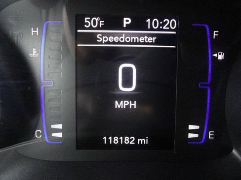 Used 2018 Chrysler Pacifica Touring-L image 14