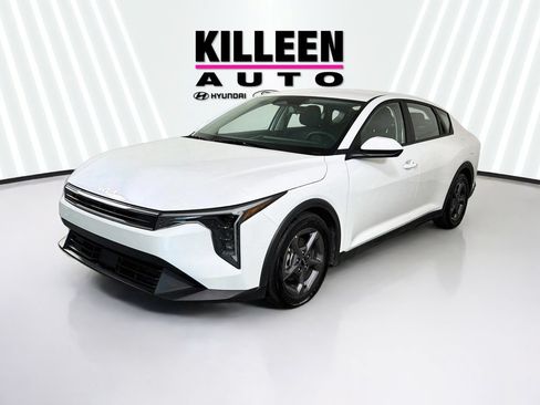 Used 2025 Kia K4 FWD image 3