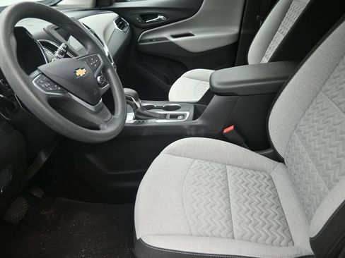Used 2022 Chevrolet Equinox LS w/ LS Convenience Package FWD image 12