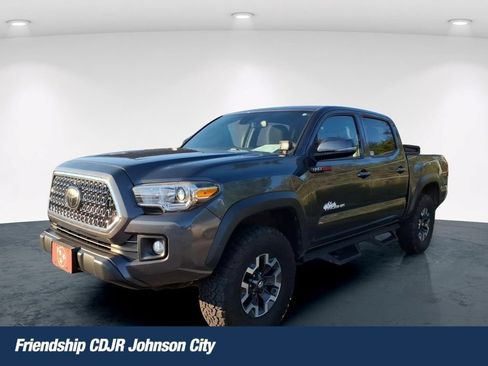 Used 2019 Toyota Tacoma TRD Off-Road AWD/4WD image 1