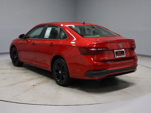Used 2023 Volkswagen Jetta SE w/ Panoramic Sunroof Package FWD image 9