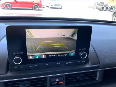 Used 2025 Honda Pilot Sport image 29