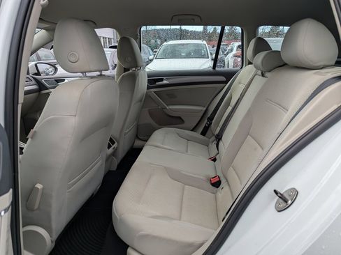 Used 2017 Volkswagen Golf S image 23