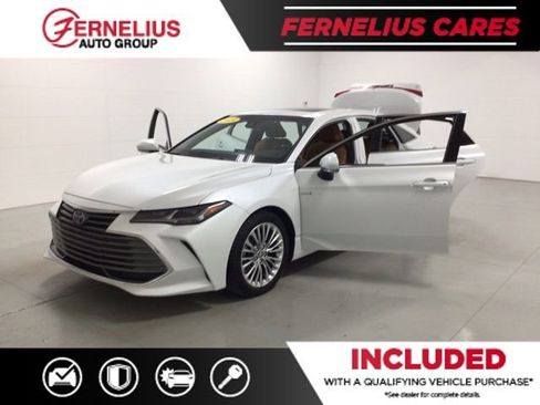 Used 2019 Toyota Avalon Limited image 10