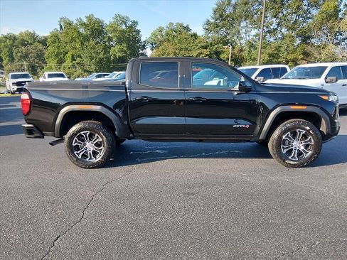 Used 2024 GMC Canyon AT4 w/ Technology Package AWD/4WD image 3