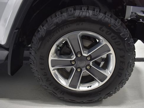 Used 2020 Jeep Wrangler Unlimited Sahara AWD/4WD image 10