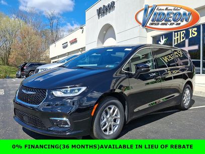 New 2026 Chrysler Pacifica Select