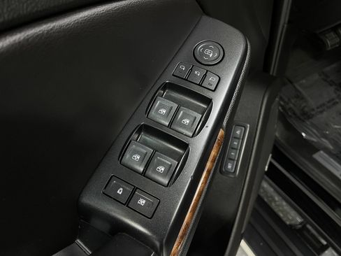 Used 2017 Chevrolet Tahoe Premier AWD/4WD image 16