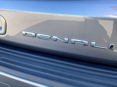 Used 2021 GMC Yukon Denali w/ Denali Premium Package image 24