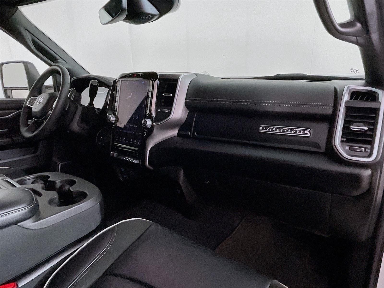 Used 2026 RAM 2500 Laramie AWD/4WD image 32