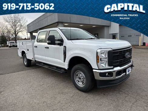 New 2026 Ford F250 XL w/ XL Chrome Package AWD/4WD image 2